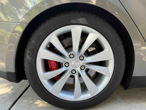 2015 Tesla Model S P90D