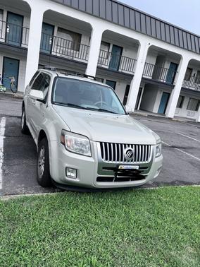 Silver 2009 Mercury Mariner Premier