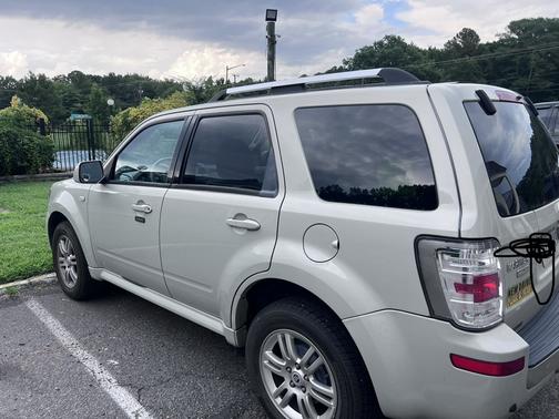 Silver 2009 Mercury Mariner Premier