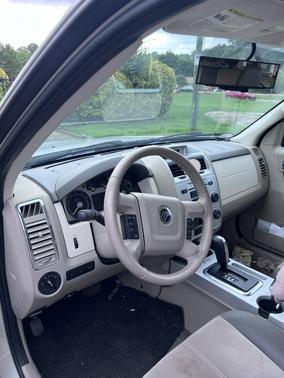 Silver 2009 Mercury Mariner Premier