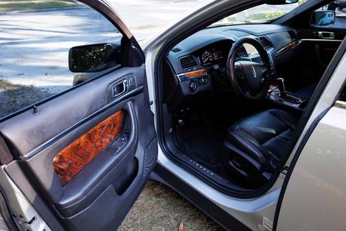 Silver 2016 Lincoln MKS Base