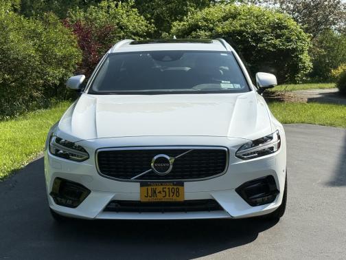 2019 Volvo V90 T6 R-Design
