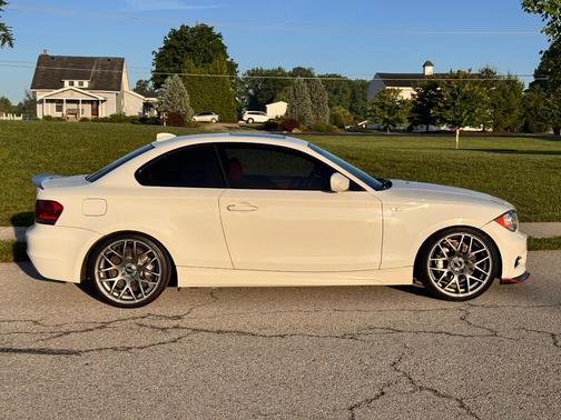 White 2011 BMW 135 i