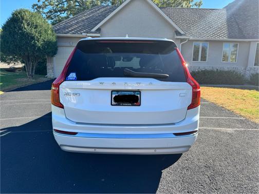 2022 Volvo XC90 Recharge Plug-In Hybrid T8 Inscription Expression 7 Passenger