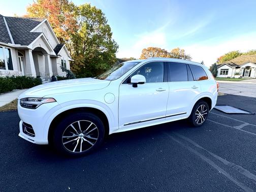 2022 Volvo XC90 Recharge Plug-In Hybrid T8 Inscription Expression 7 Passenger