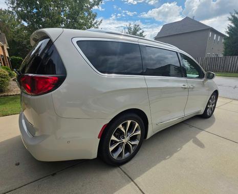 White 2020 Chrysler Pacifica Limited