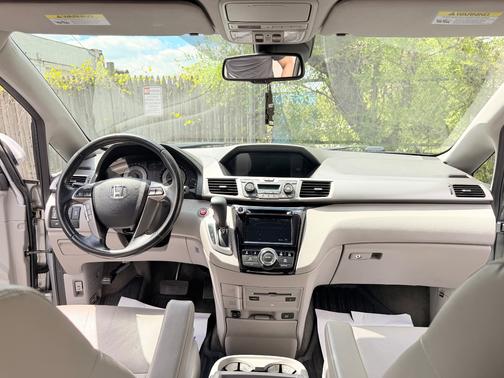 Silver 2016 Honda Odyssey EX-L