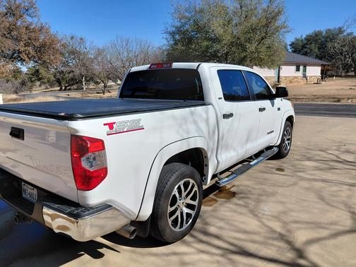2017 Toyota Tundra SR5