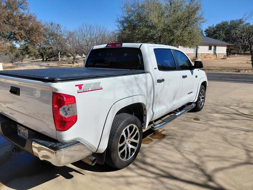 2017 Toyota Tundra SR5