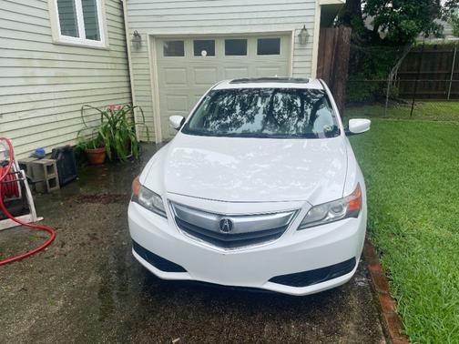 White 2014 Acura ILX 2.0L