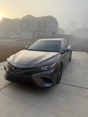 2020 Toyota Camry SE