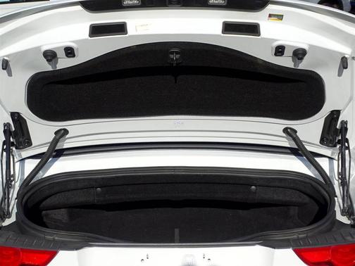 Photo 5 of 11 of 2015 Jaguar F-TYPE Base