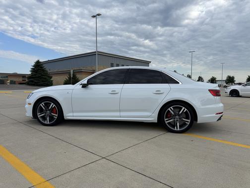 2017 Audi A4 2.0T Premium Plus