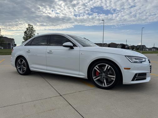 2017 Audi A4 2.0T Premium Plus