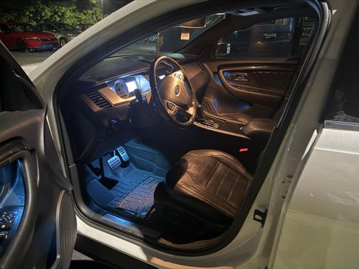 White 2014 Ford Taurus SHO