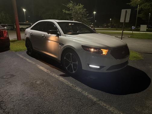 White 2014 Ford Taurus SHO