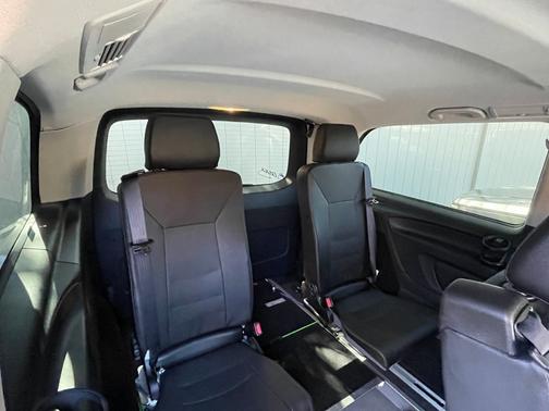 2020 Mercedes-Benz Metris Base