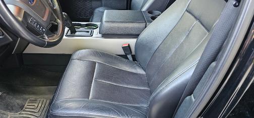 Black 2016 Ford Expedition EL XLT