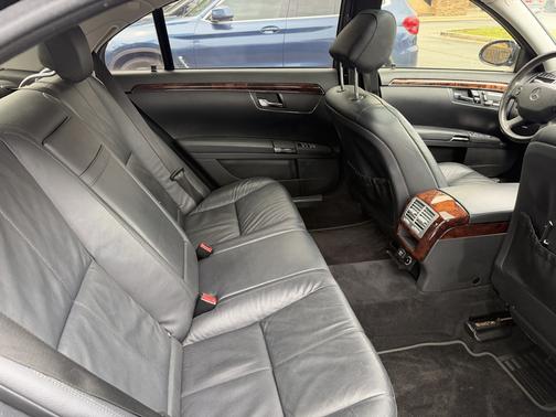 Black 2007 Mercedes-Benz S-Class S 550