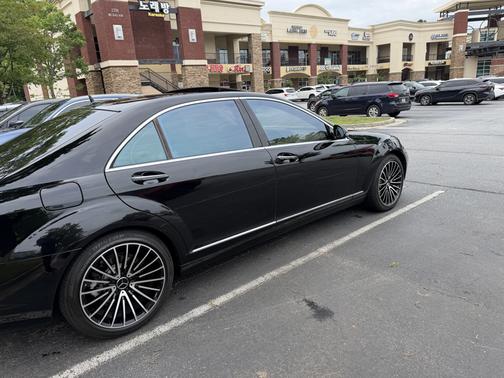 Black 2007 Mercedes-Benz S-Class S 550