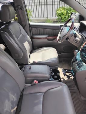 Gray 2005 Toyota Sienna XLE Limited