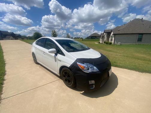 White 2010 Toyota Prius III