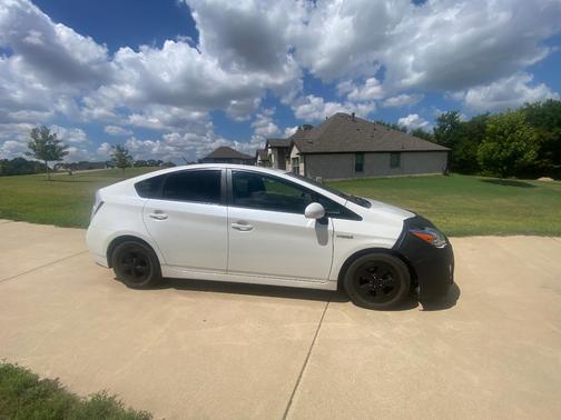 White 2010 Toyota Prius III