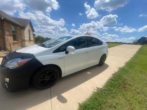 White 2010 Toyota Prius III