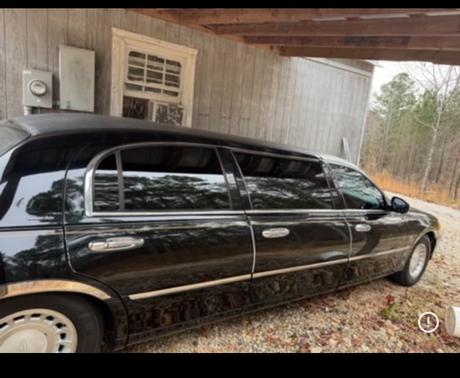 2000 Lincoln Town Car Signature