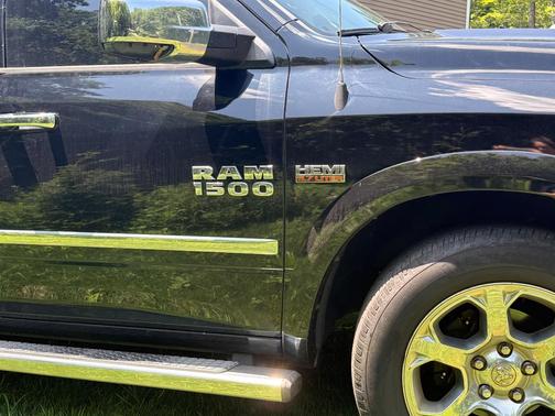 Black 2013 RAM 1500 Laramie