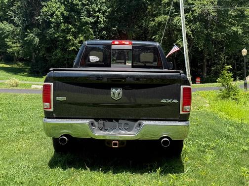 Black 2013 RAM 1500 Laramie