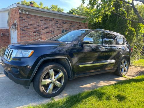 Blue 2011 Jeep Grand Cherokee Overland