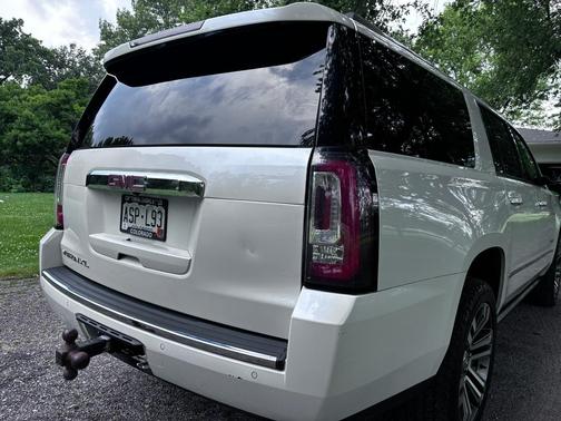 White 2019 GMC Yukon XL Denali
