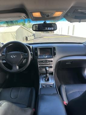 2013 INFINITI G37 x