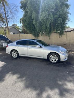 2013 INFINITI G37 x