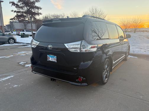 2019 Toyota Sienna SE