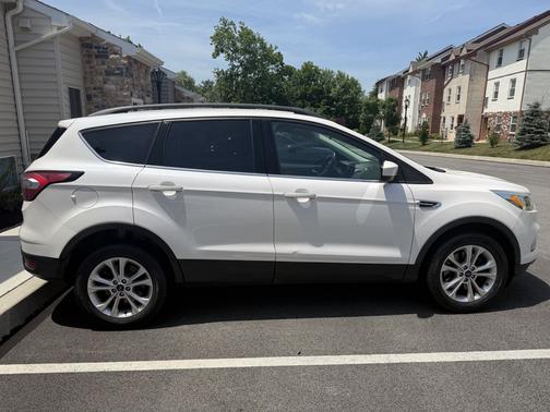 White 2017 Ford Escape SE