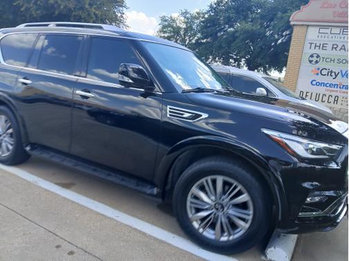 Black 2021 INFINITI QX80 LUXE