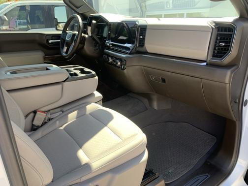 White 2025 GMC Sierra 2500 SLE