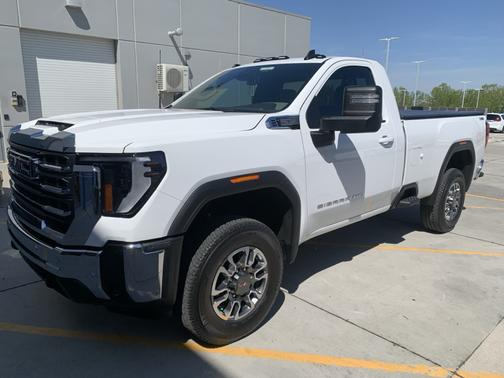 White 2025 GMC Sierra 2500 SLE