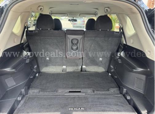 Blue 2015 Nissan Rogue SV