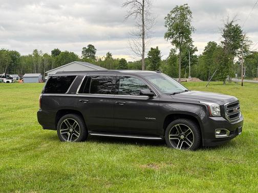 Gray 2015 GMC Yukon SLT