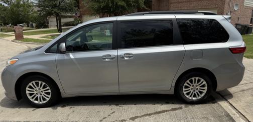2017 Toyota Sienna XLE Premium