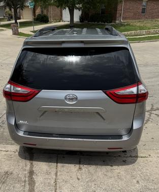 2017 Toyota Sienna XLE Premium