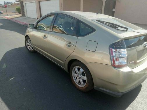Gold 2005 Toyota Prius Base