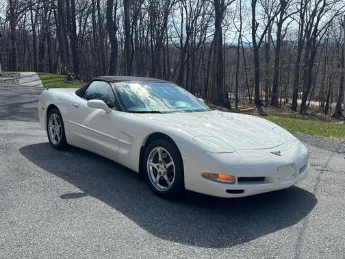 2003 Chevrolet Corvette Base