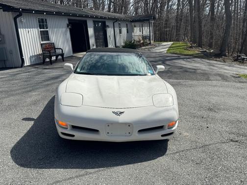 2003 Chevrolet Corvette Base