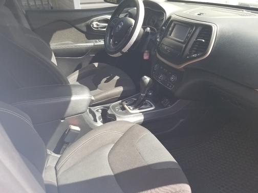 2016 Jeep Cherokee Altitude