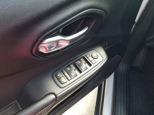 2016 Jeep Cherokee Altitude