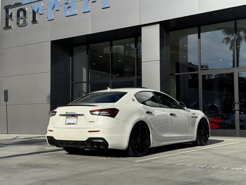 2021 Maserati Ghibli Trofeo
